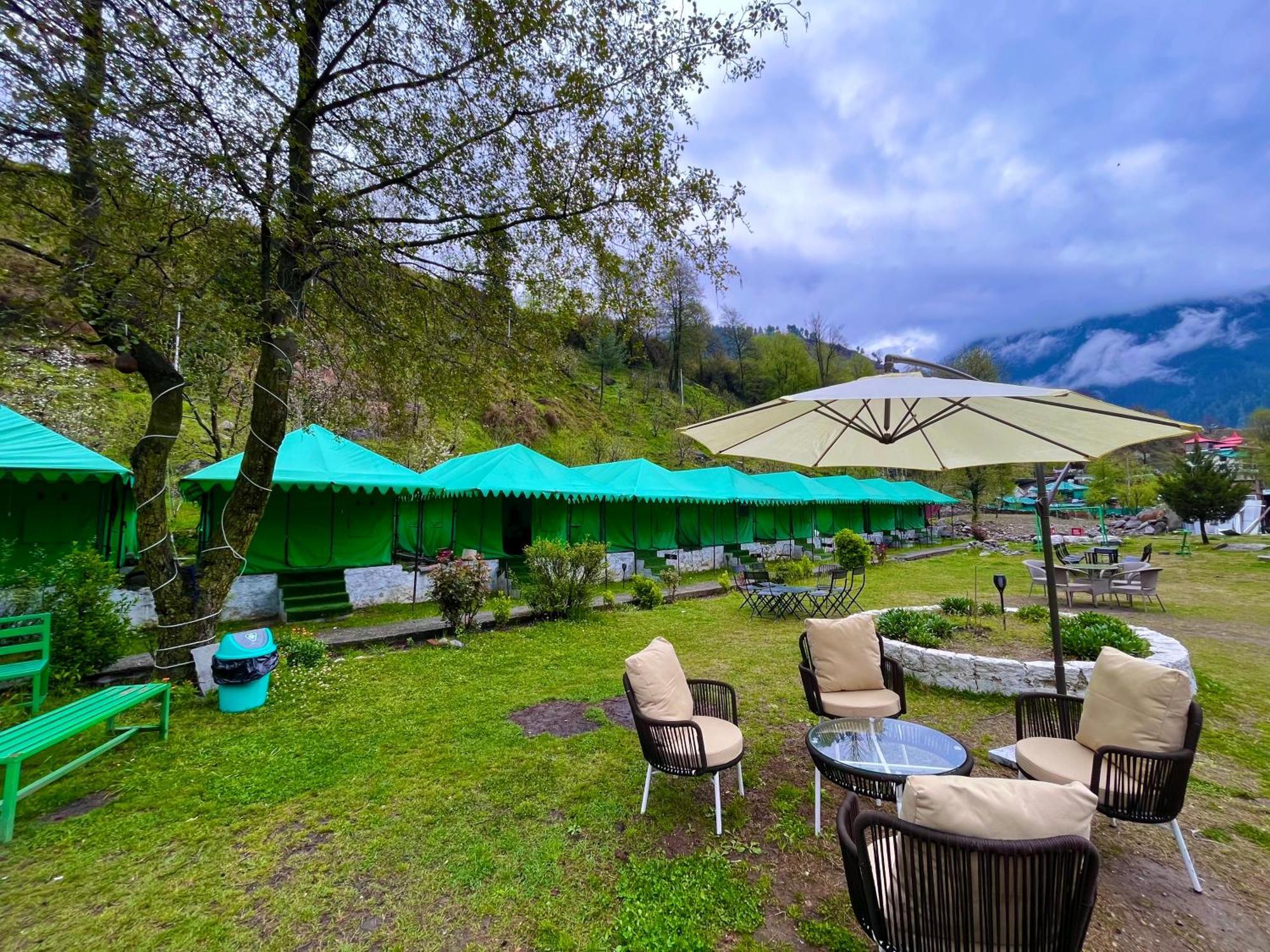 Himalayan Riverside Swiss Cottage Tents, Manali Bagian luar foto