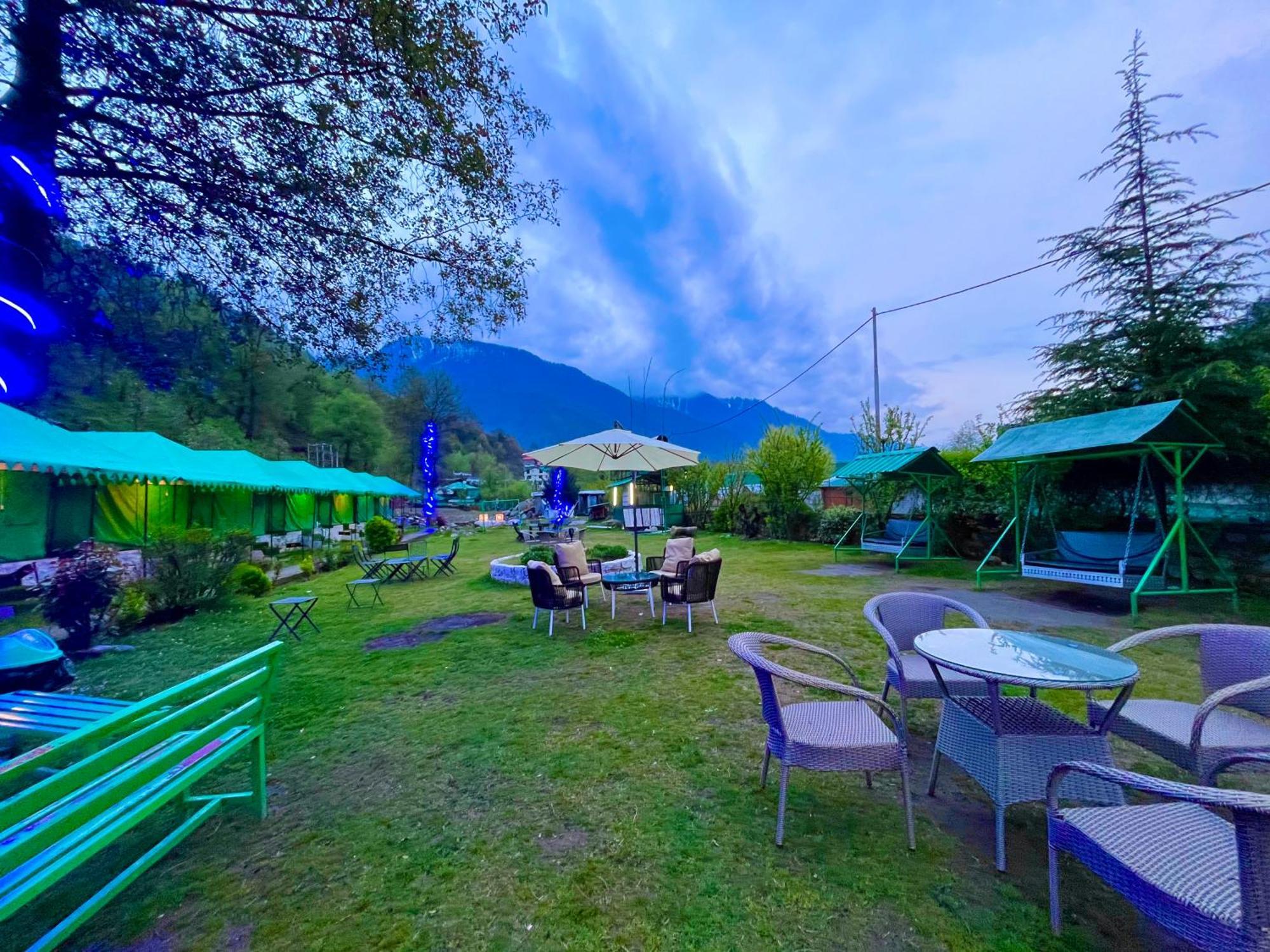 Himalayan Riverside Swiss Cottage Tents, Manali Bagian luar foto