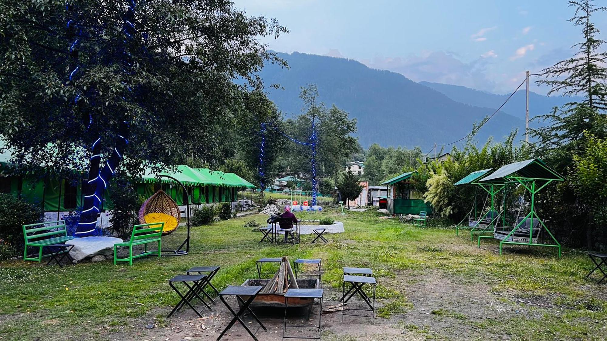 Himalayan Riverside Swiss Cottage Tents, Manali Bagian luar foto