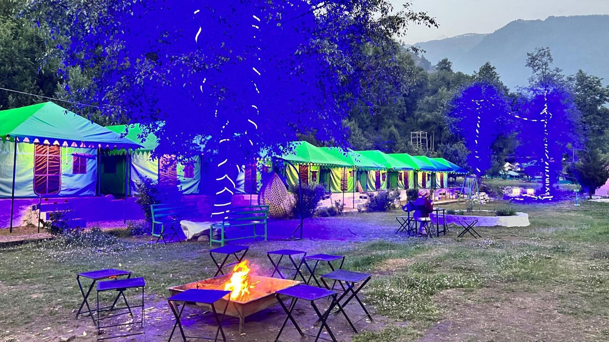 Himalayan Riverside Swiss Cottage Tents, Manali Bagian luar foto