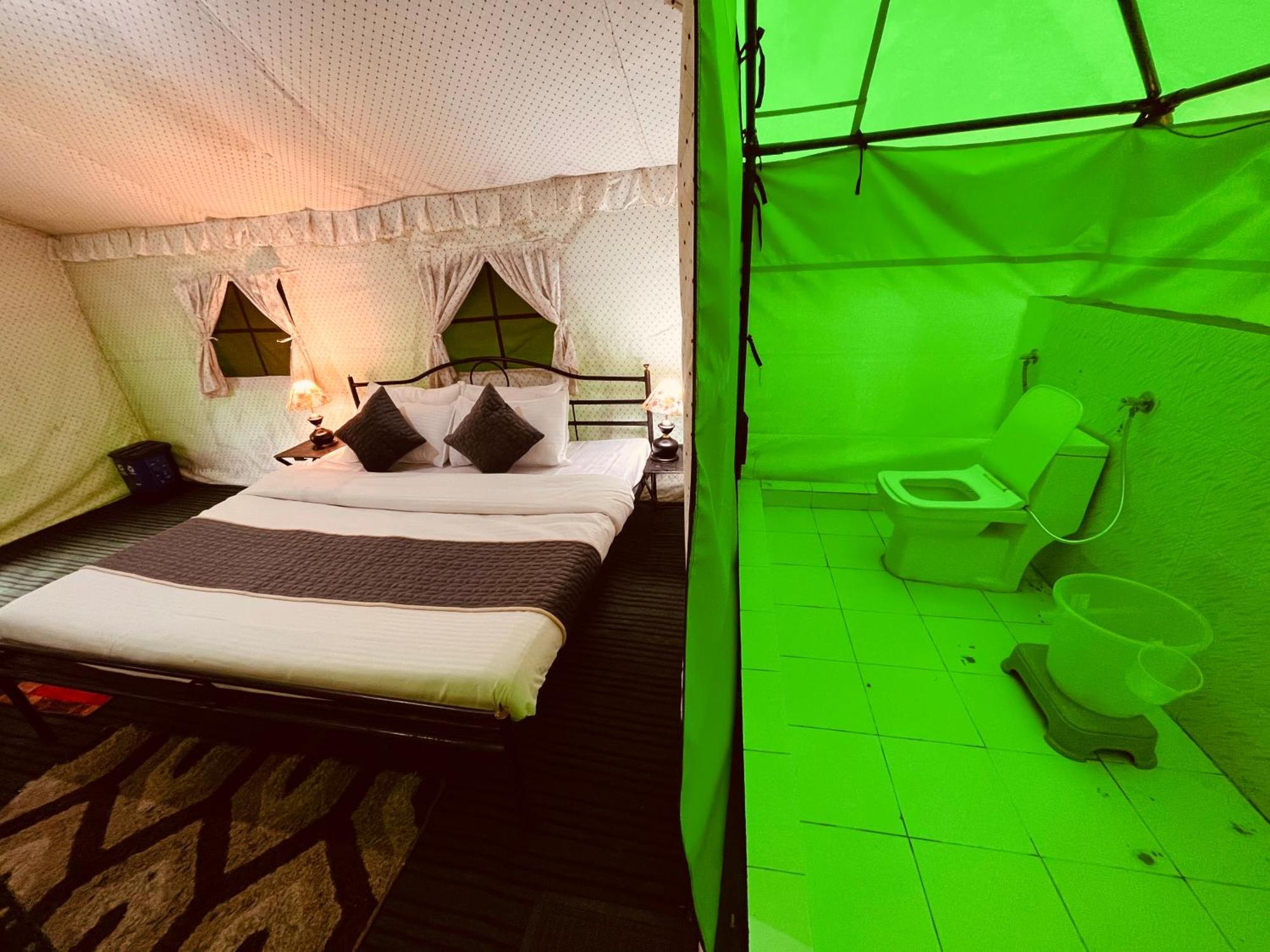 Himalayan Riverside Swiss Cottage Tents, Manali Bagian luar foto