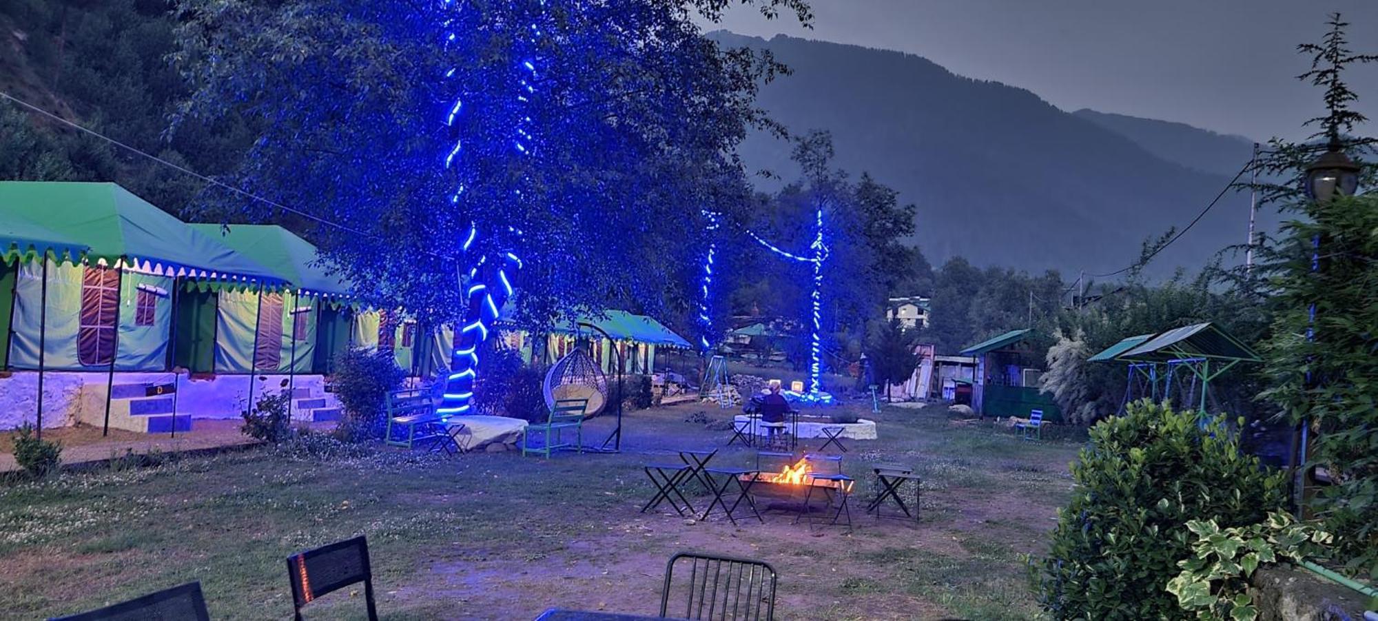 Himalayan Riverside Swiss Cottage Tents, Manali Bagian luar foto